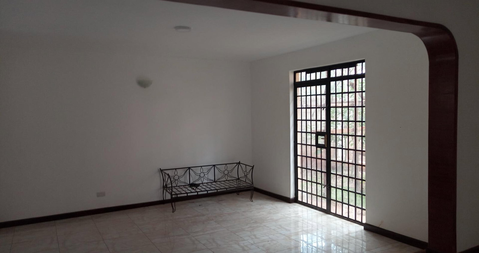5BR Townhouse with Private Compound & DSQ – Kyuna Gardens