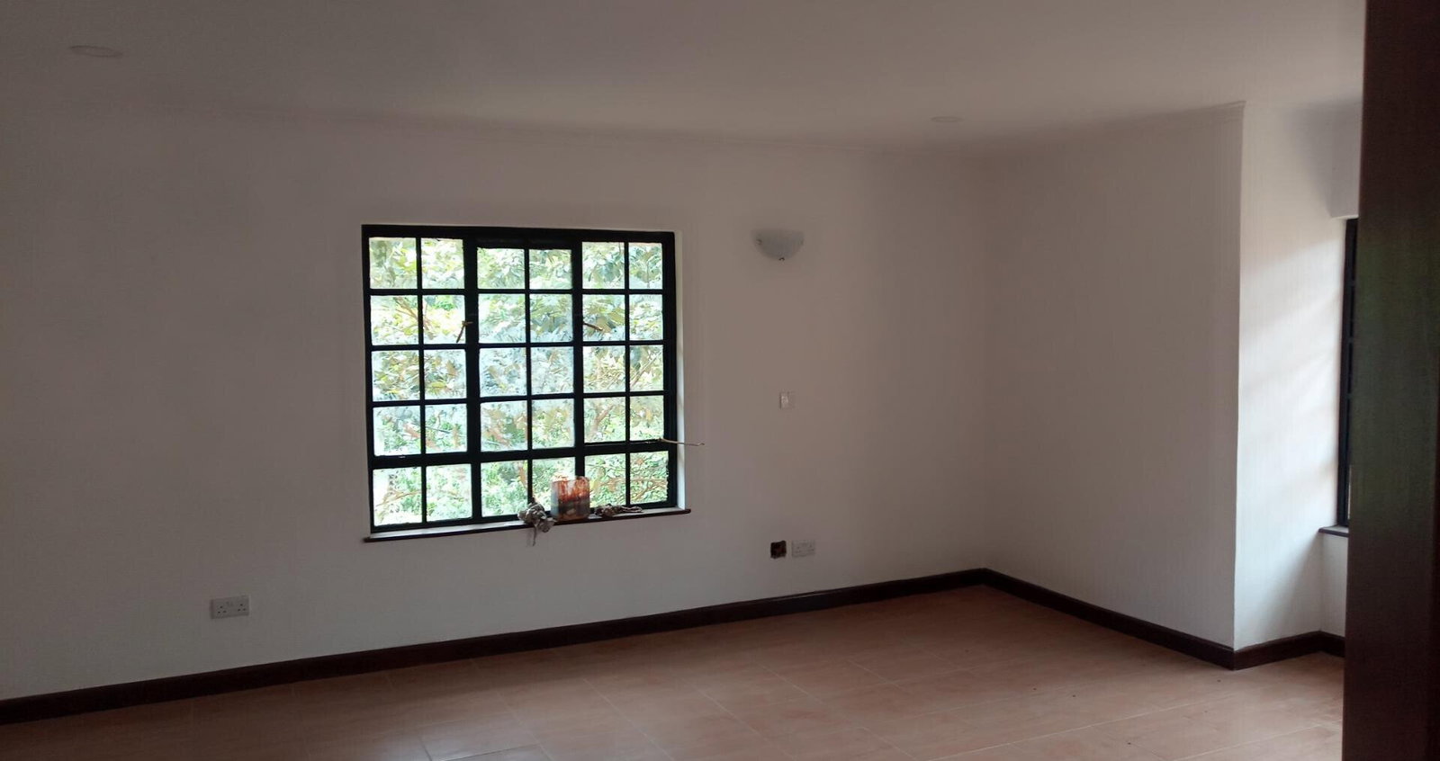 5BR Townhouse with Private Compound & DSQ – Kyuna Gardens