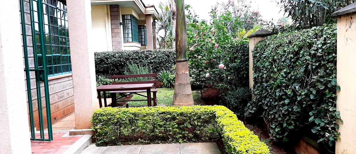 4-Ensuite Townhouse with Fireplace & DSQ - Westlands