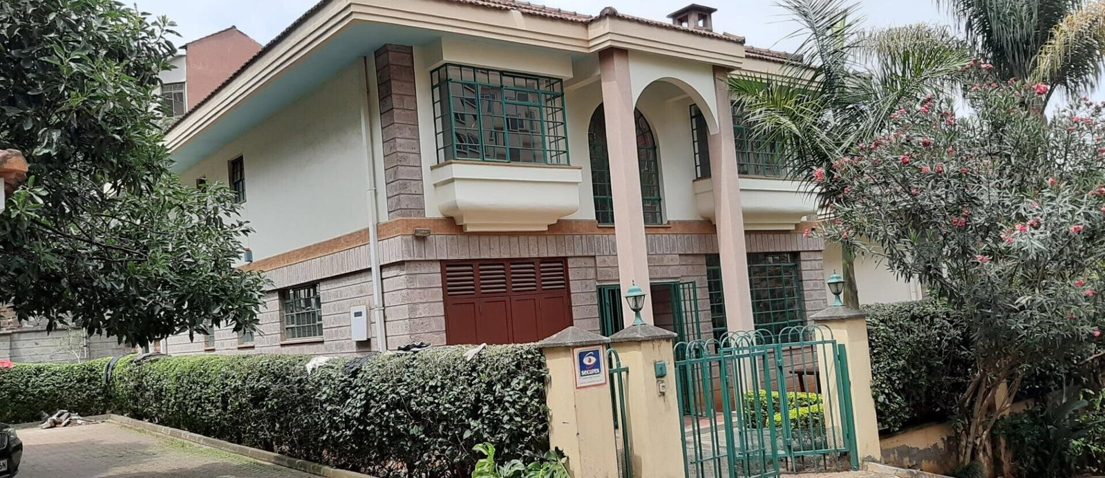 4-Ensuite Townhouse with Fireplace & DSQ - Westlands