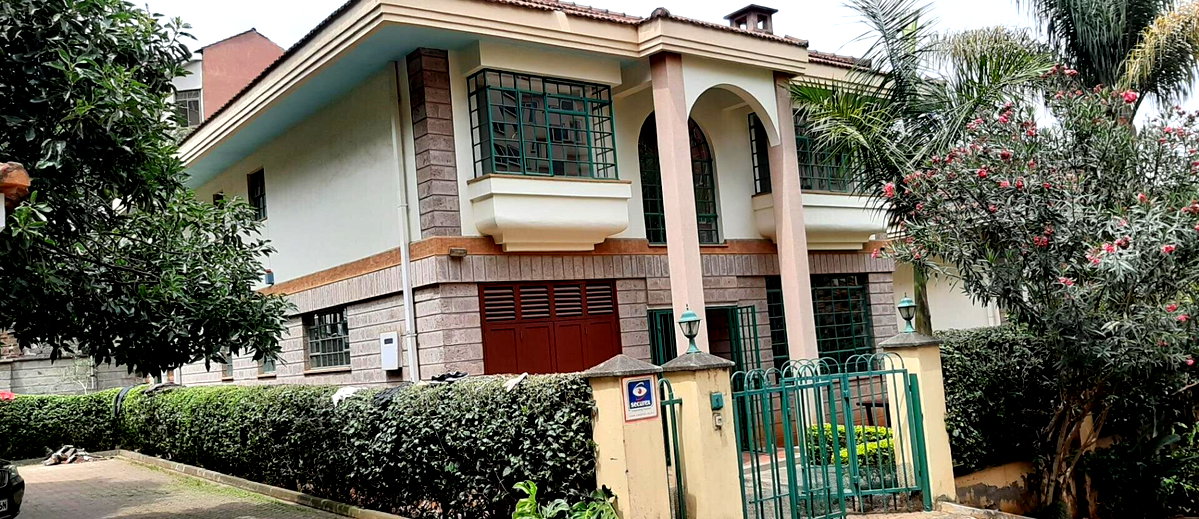 4-Ensuite Townhouse with Fireplace & DSQ - Westlands