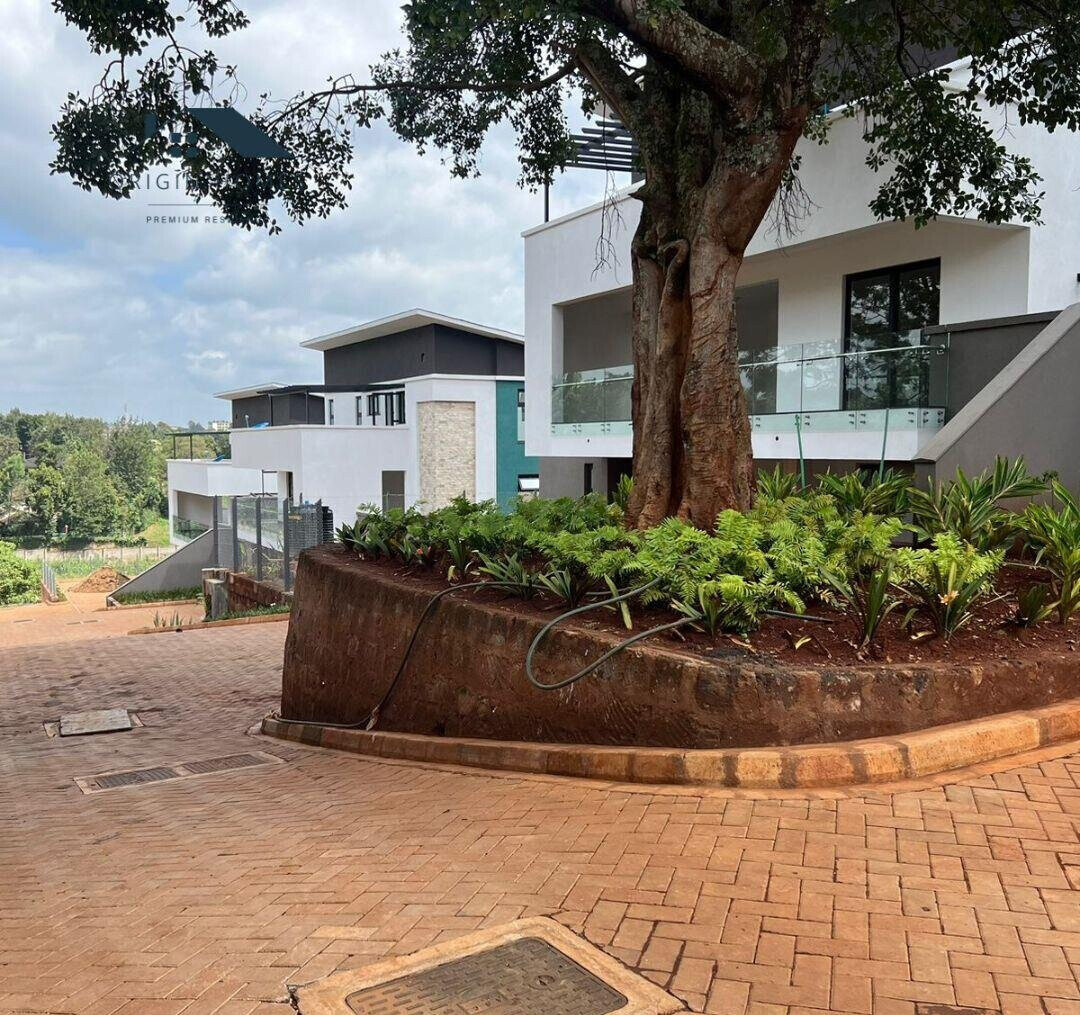 5 En-Suite Townhouse with Lift & Solar - Kitisuru