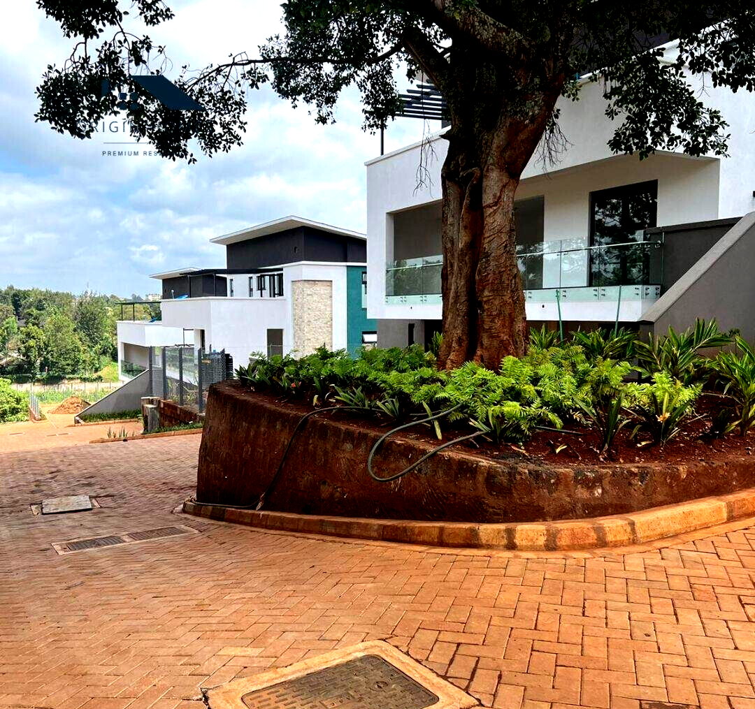 5 En-Suite Townhouse with Lift & Solar - Kitisuru