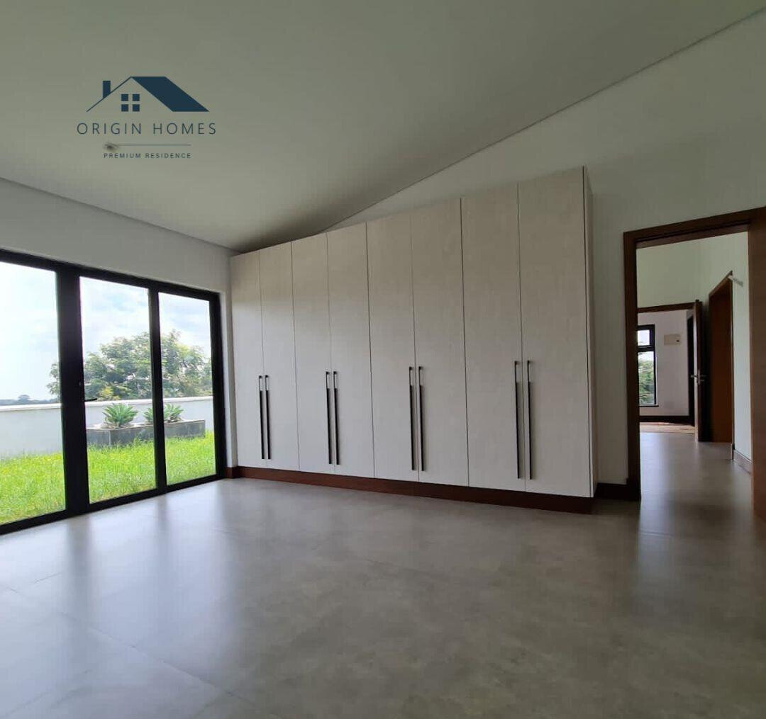 5 En-Suite Townhouse with Lift & Solar - Kitisuru