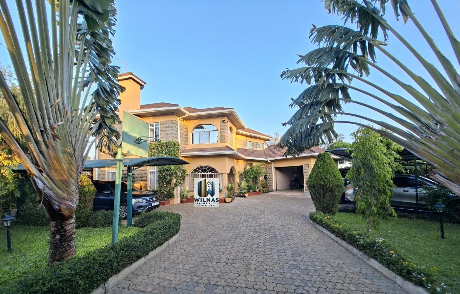 4 En-Suite Townhouse with Solar & DSQ on Quarter Acre - Syokimau