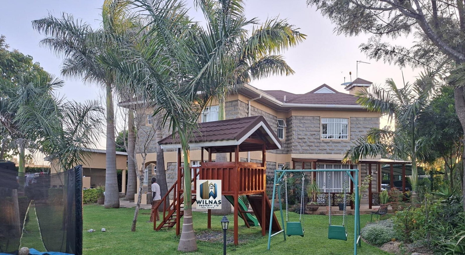 4 En-Suite Townhouse with Solar & DSQ on Quarter Acre - Syokimau