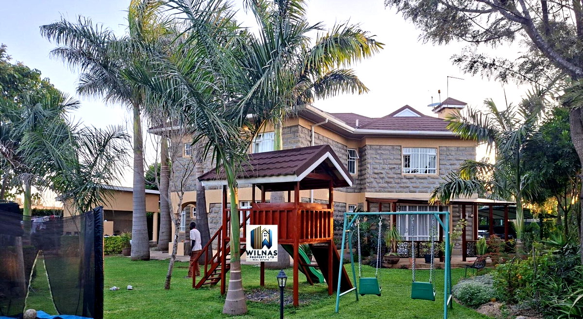 4 En-Suite Townhouse with Solar & DSQ on Quarter Acre - Syokimau