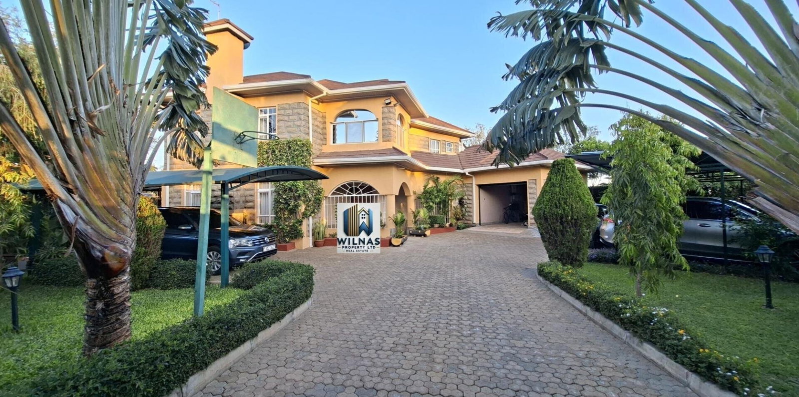4 En-Suite Townhouse with Solar & DSQ on Quarter Acre - Syokimau