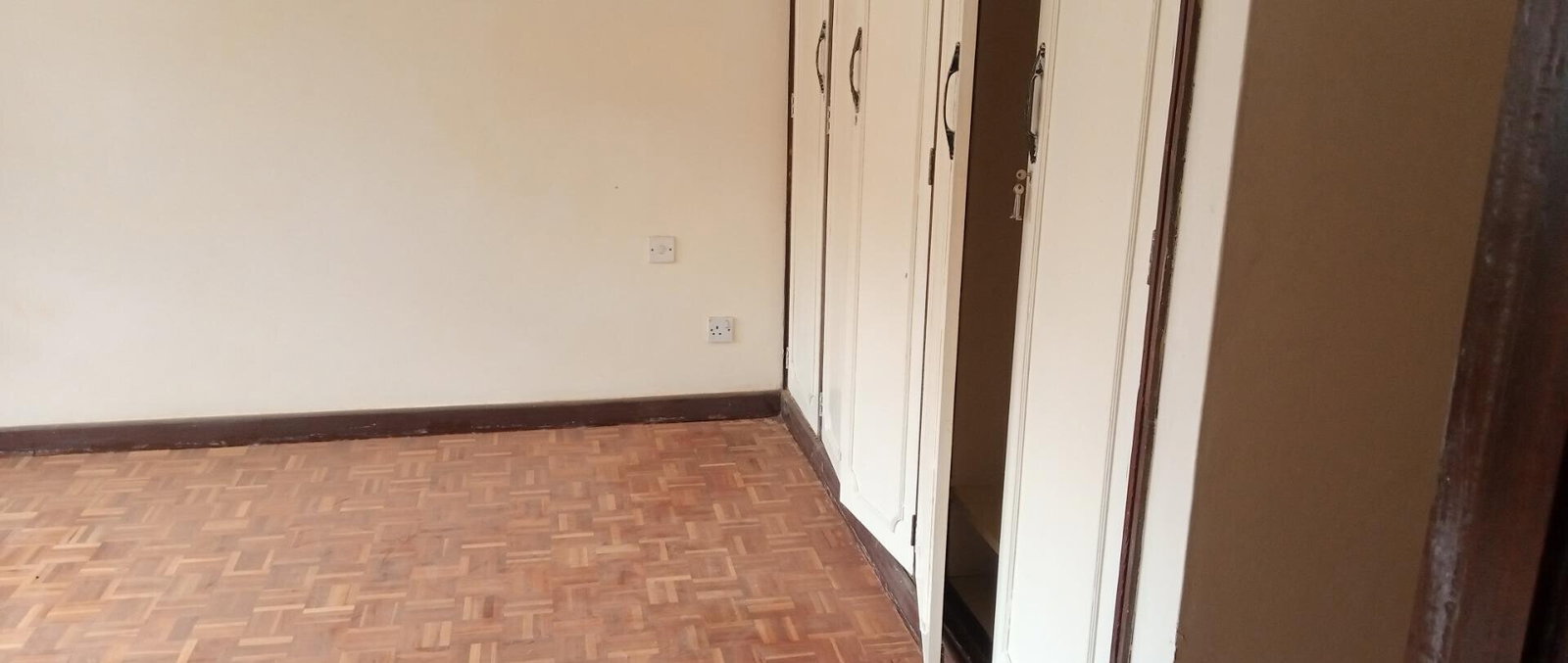 Spacious 5BR Townhouse with River-View Gazebo - Spring Valley