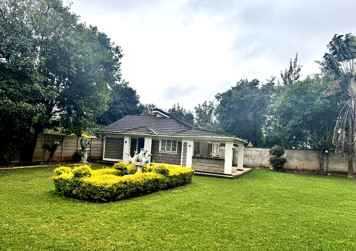 5BR All-Ensuite Townhouse with DSQ & 2BR Guest Wing - Runda