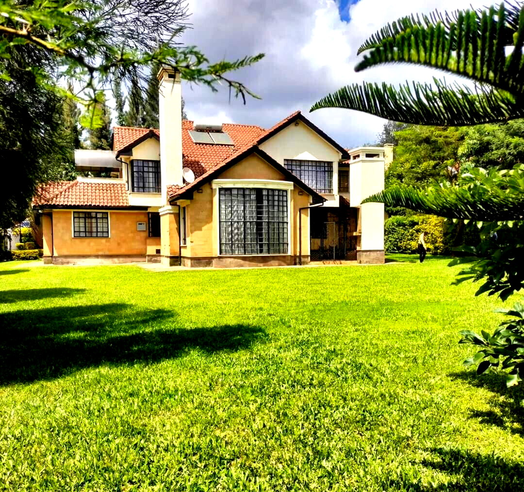 Half-Acre Villa with Two Sitting Areas & DSQ – Karen Miotoni