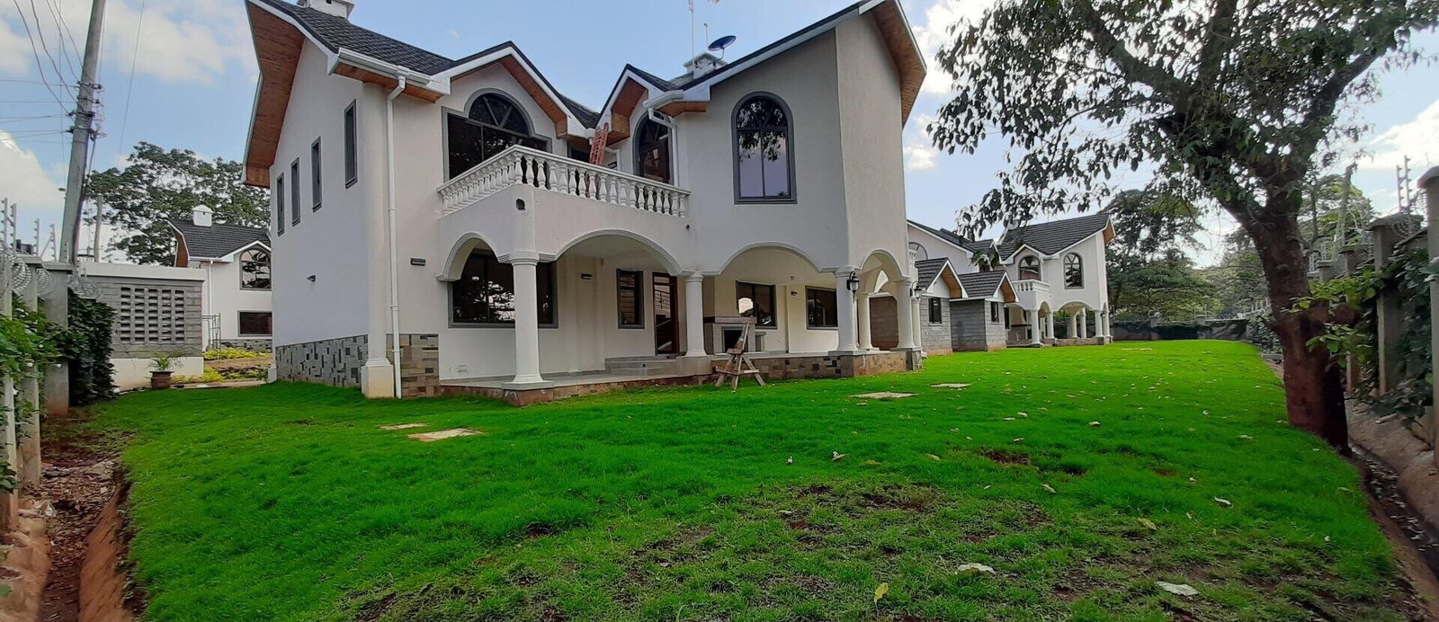 5-Ensuite Townhouse with Fireplace & DSQ - Lower Kabete