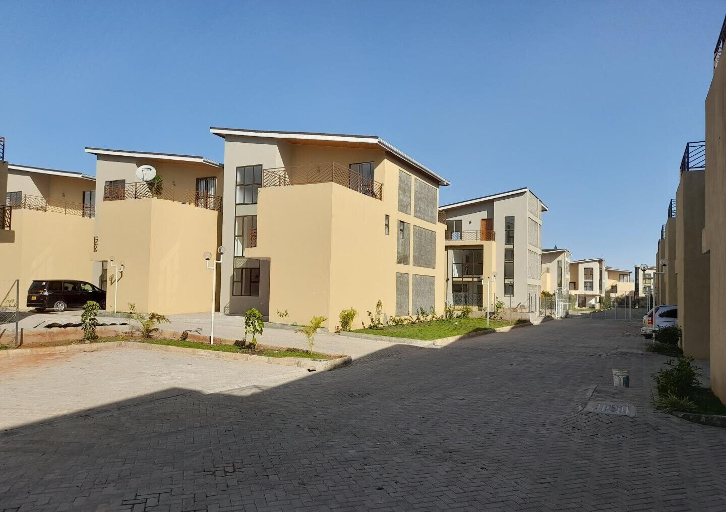 5BR All-Ensuite Townhouse with Nairobi National Park Views - Syokimau