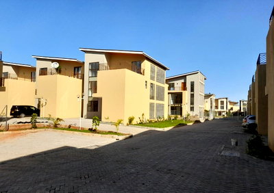 5BR All-Ensuite Townhouse with Nairobi National Park Views - Syokimau