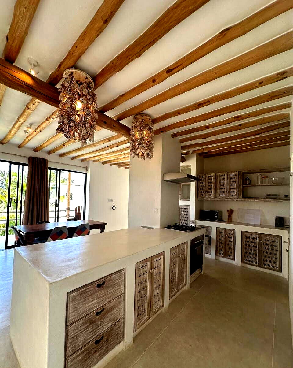 Beachfront 2BR All-Ensuite Condo with Ocean Views - Kikambala