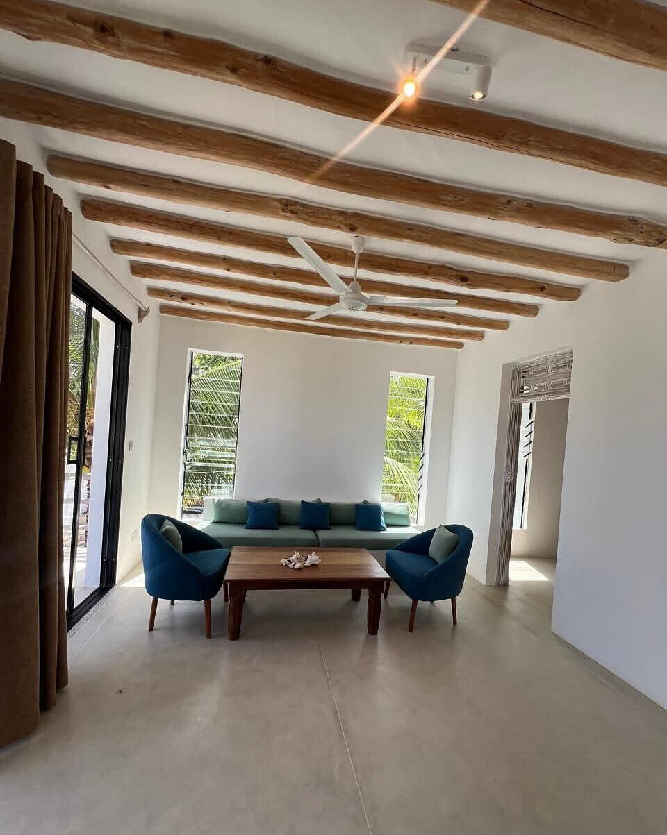 Beachfront 2BR All-Ensuite Condo with Ocean Views - Kikambala