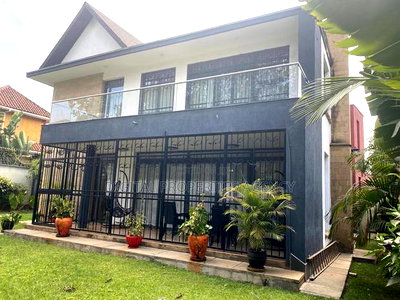 4bdrm Duplex in Garden Estate, Ridgeways for sale - Image 1