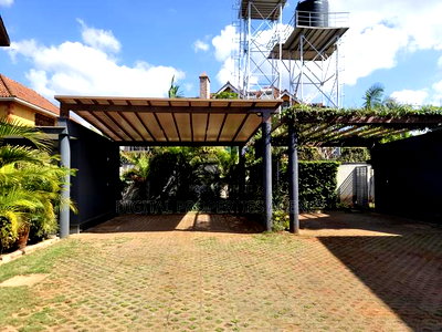 4bdrm Duplex in Garden Estate, Ridgeways for sale - Image 2