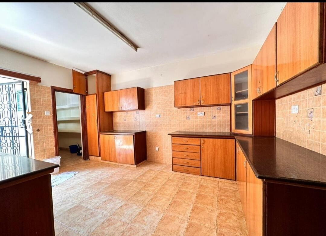 5-Ensuite Townhouse with Private Garden & Pool - Lavington
