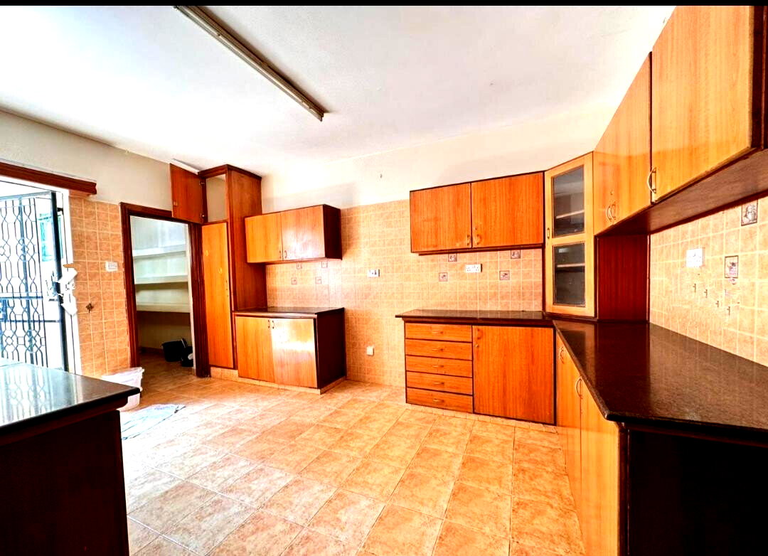 5-Ensuite Townhouse with Private Garden & Pool - Lavington