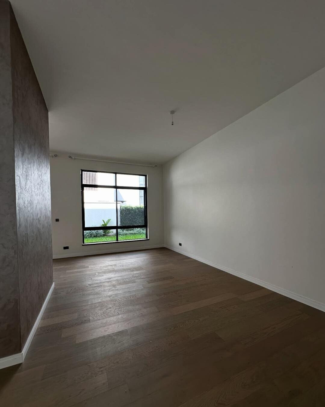5-Ensuite Villa with Spice Kitchen & Solar Heating - Lavington