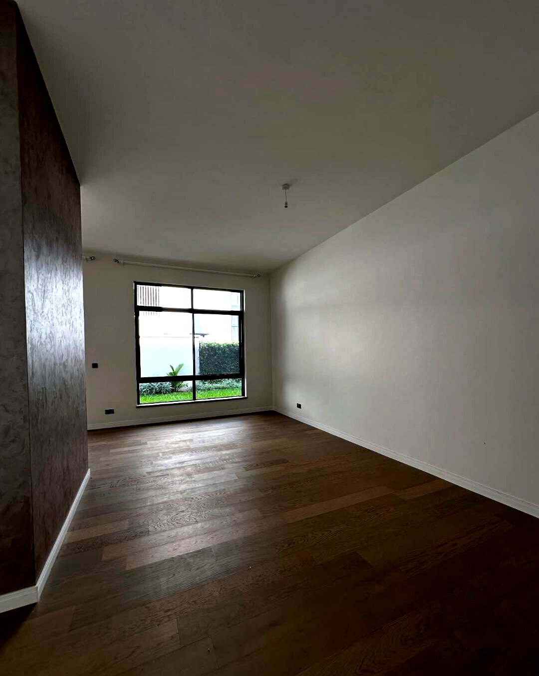 5-Ensuite Villa with Spice Kitchen & Solar Heating - Lavington