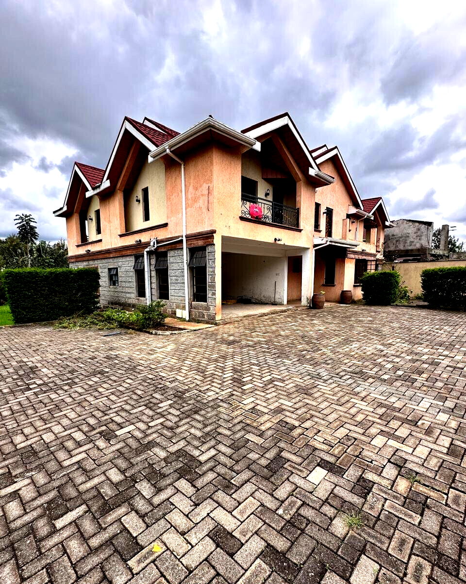 4BR All-Ensuite Villa with Office & DSQ – Kerarapon