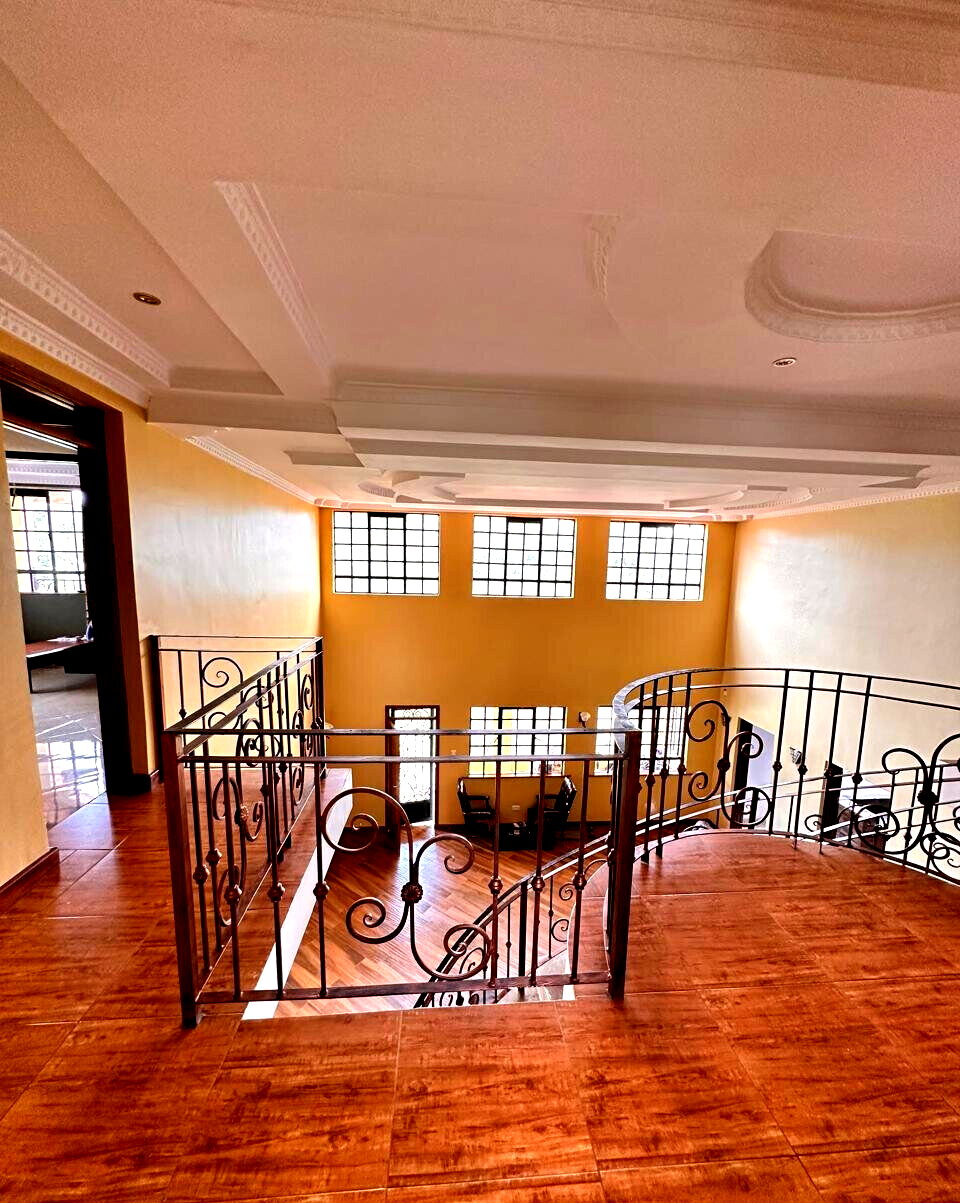 4BR All-Ensuite Villa with Office & DSQ – Kerarapon