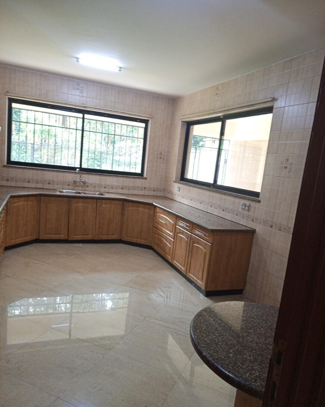 4-Ensuite Townhouse with DSQ & Back Garden - Spring Valley