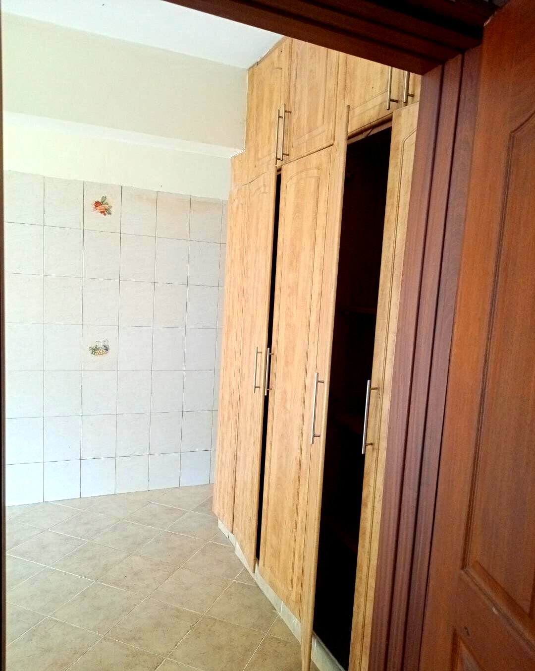 4-Ensuite Townhouse with DSQ & Back Garden - Spring Valley