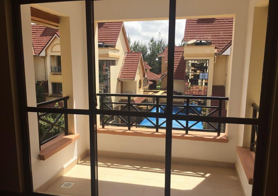 5-Bed Townhouse with DSQ & Jacuzzi - Lavington