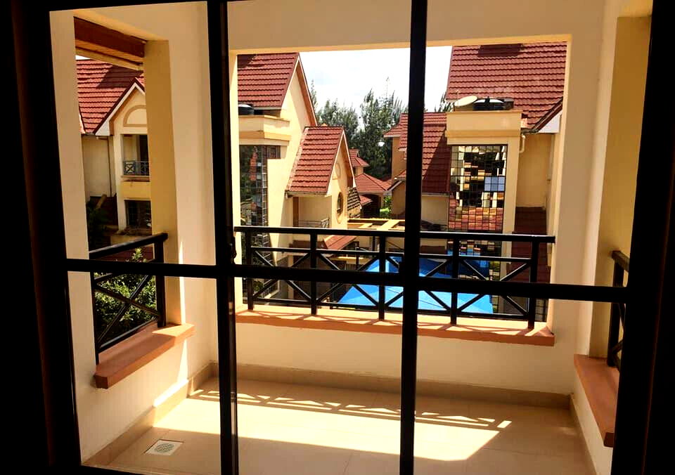 5-Bed Townhouse with DSQ & Jacuzzi - Lavington