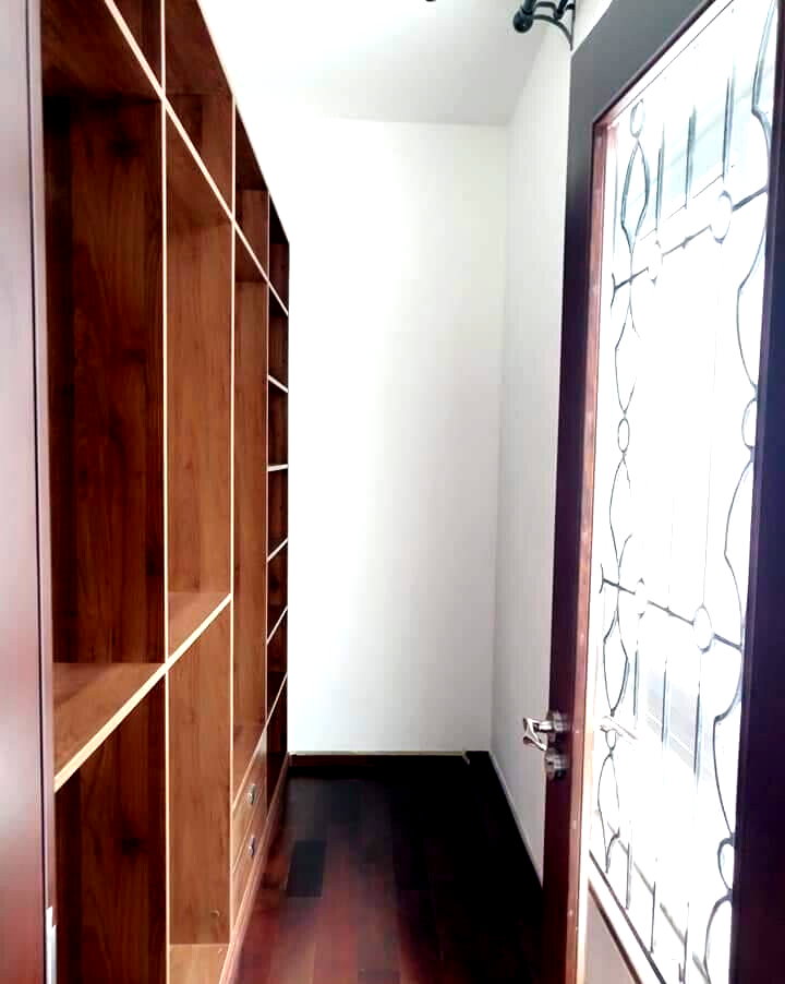 Three-Level 5-Ensuite Villa with Two Kitchens - Lavington