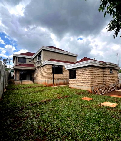 1/4 Acre Townhouse with Garden