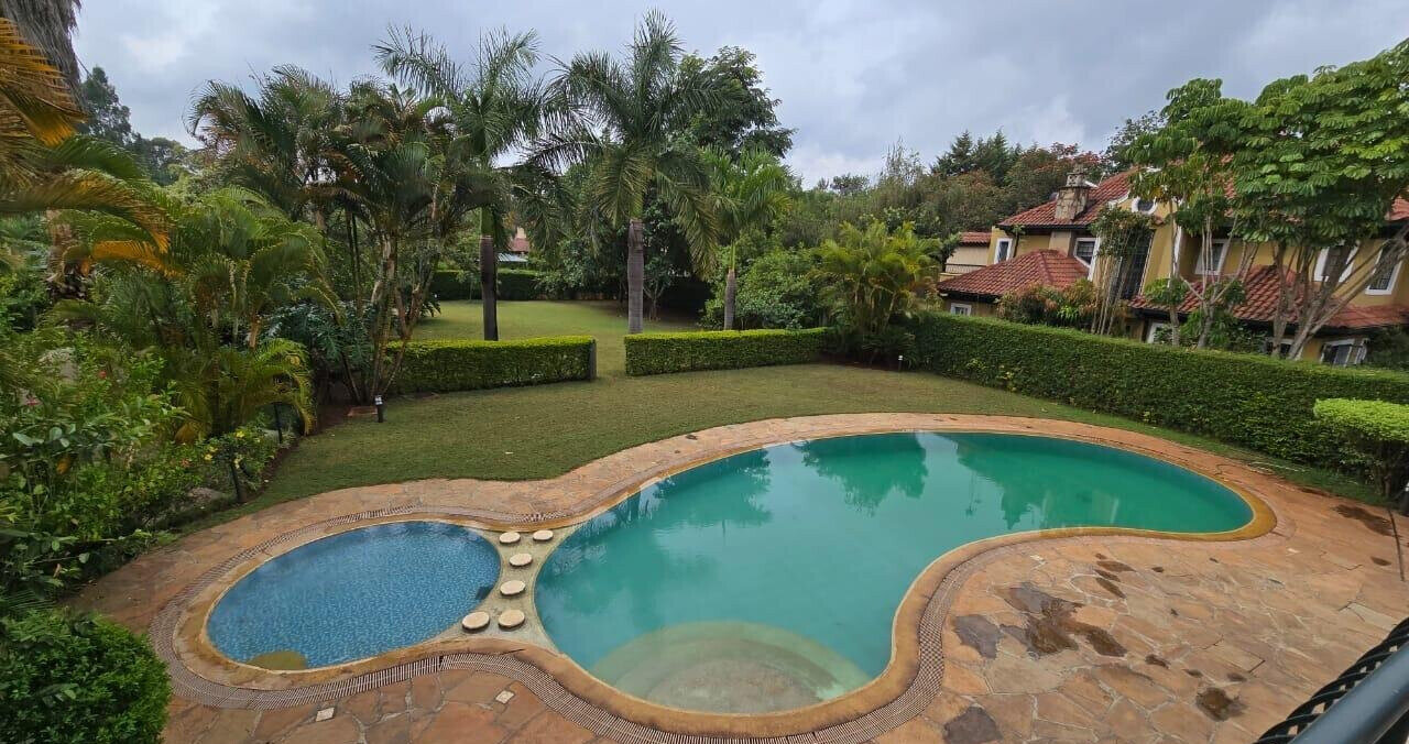 Half-Acre 5BR Villa with Generator & Pool - Runda