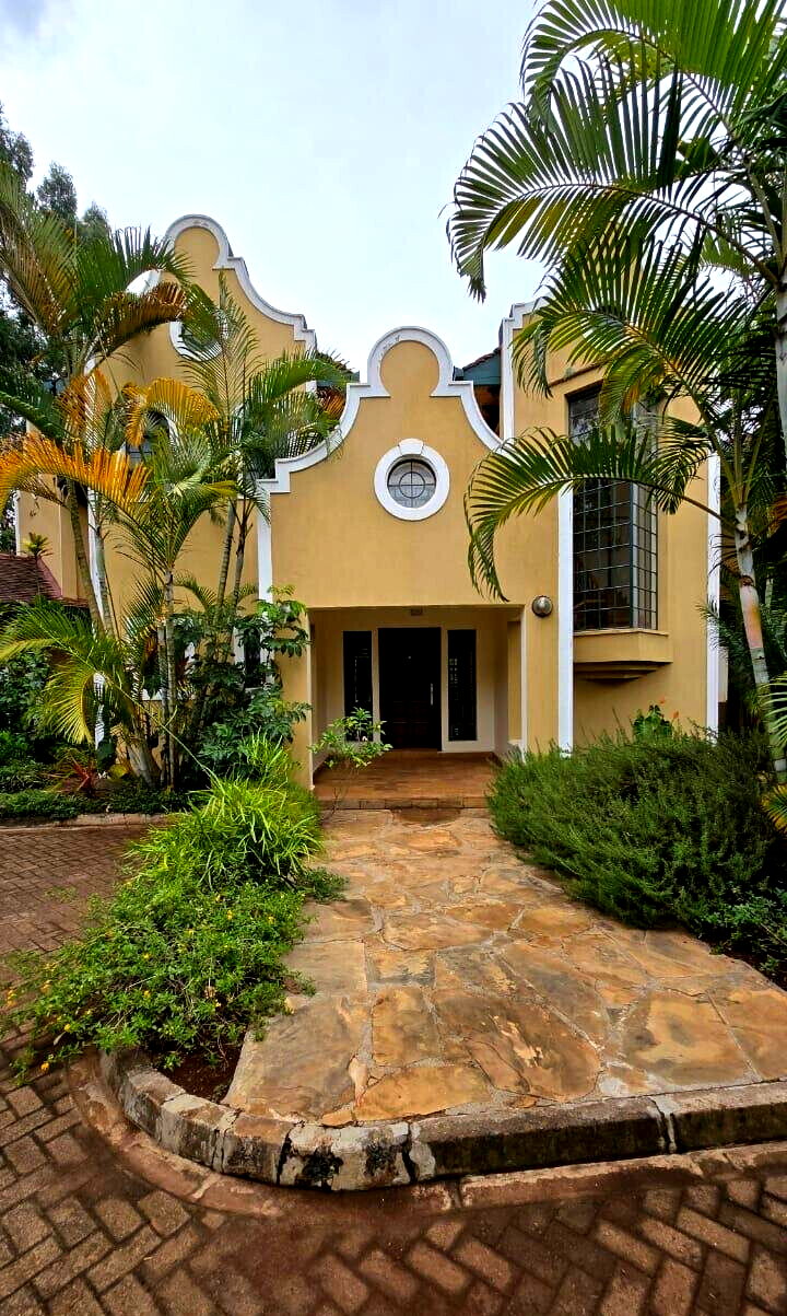 Half-Acre 5BR Villa with Generator & Pool - Runda