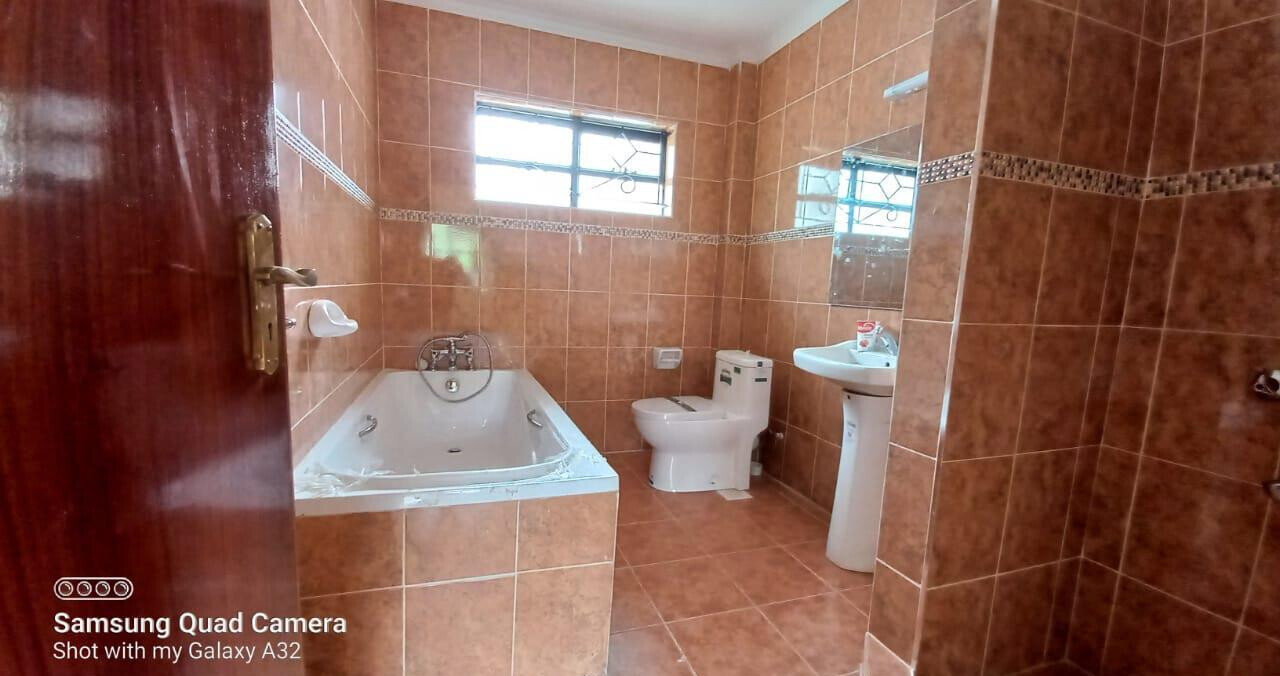 4BR All-Ensuite Townhouse with DSQ & Pool Access – Shanzu Road, Nairobi