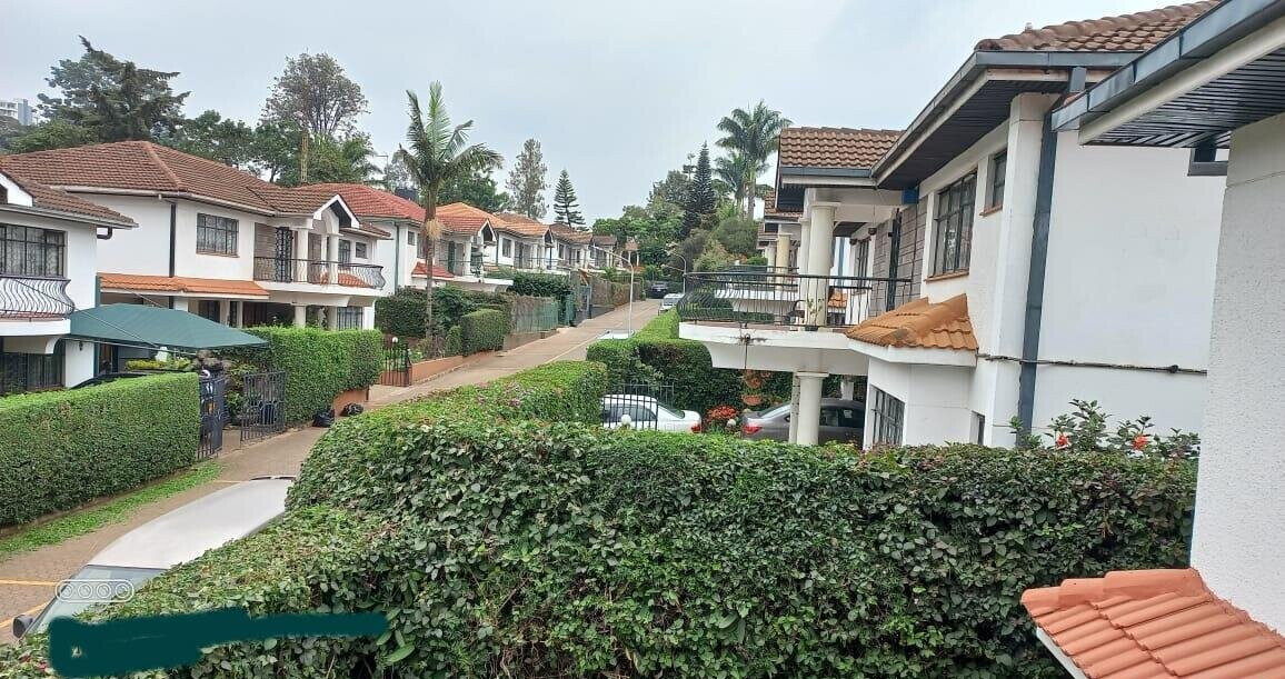 4BR All-Ensuite Townhouse with DSQ & Pool Access – Shanzu Road, Nairobi