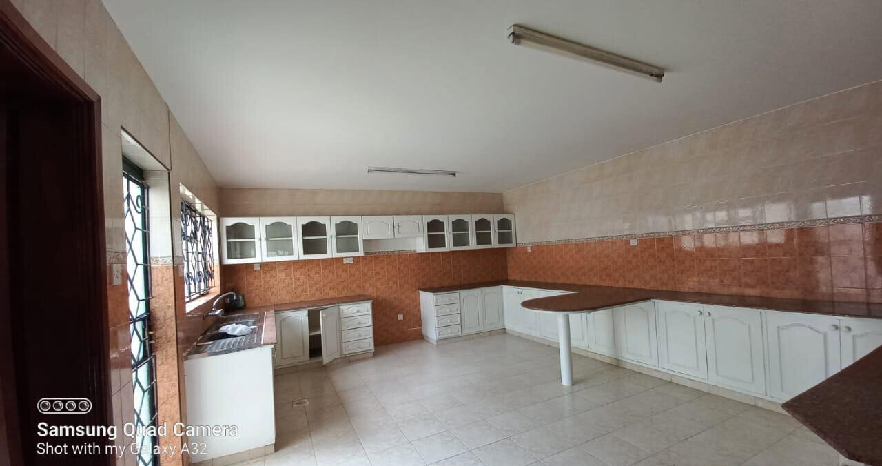 4BR All-Ensuite Townhouse with DSQ & Pool Access – Shanzu Road, Nairobi