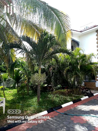 For Sale 3 Bedrooms Executive Town House Shanzu - Image 5