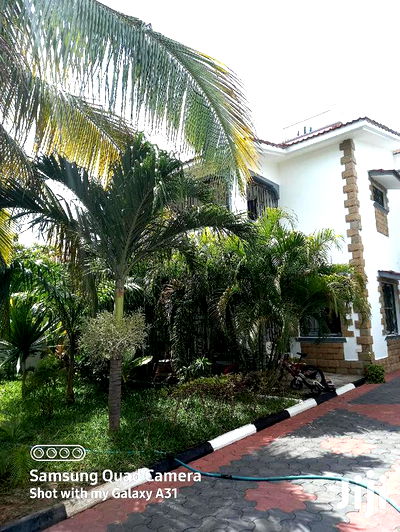 For Sale 3 Bedrooms Executive Town House Shanzu - Image 6