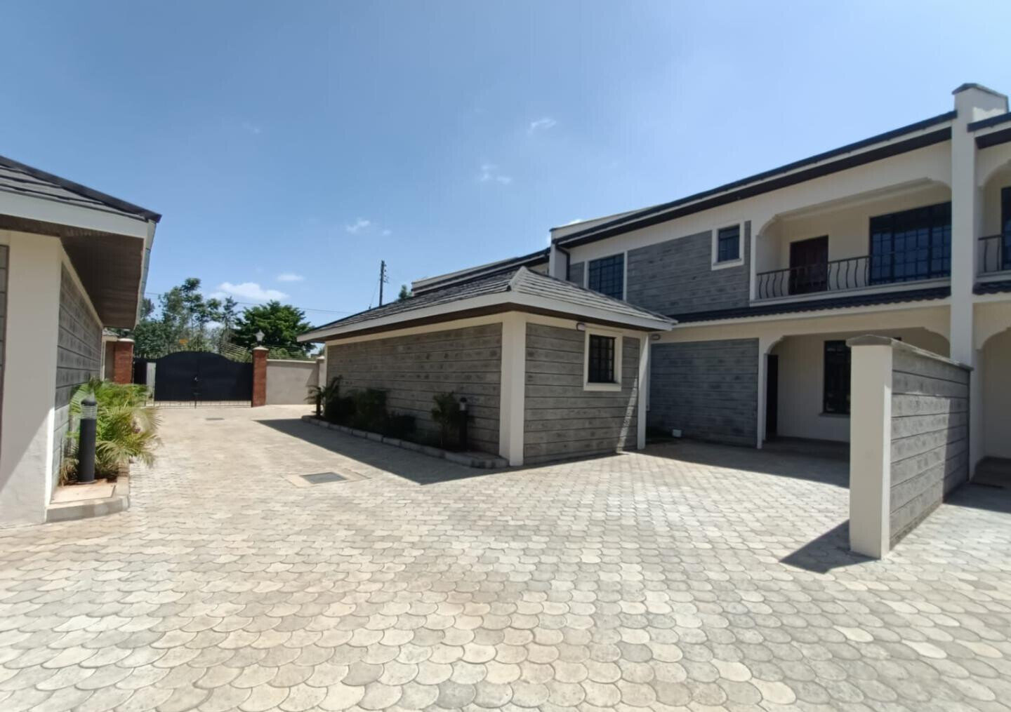 4BR All-Ensuite Townhouse with Balconies & CCTV – Ruiru