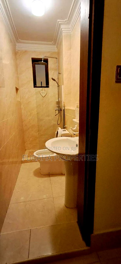 11bdrm House in Shanzu for sale - Image 4
