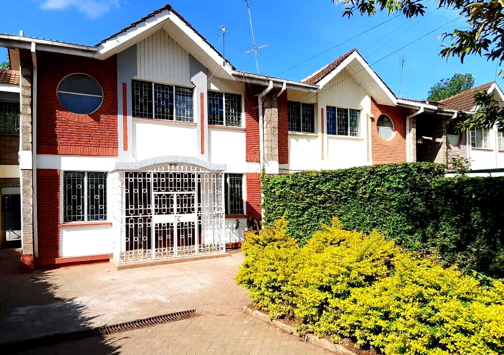 4-Bed Villa with DSQ in a 14-Unit Gated Community - Kilimani