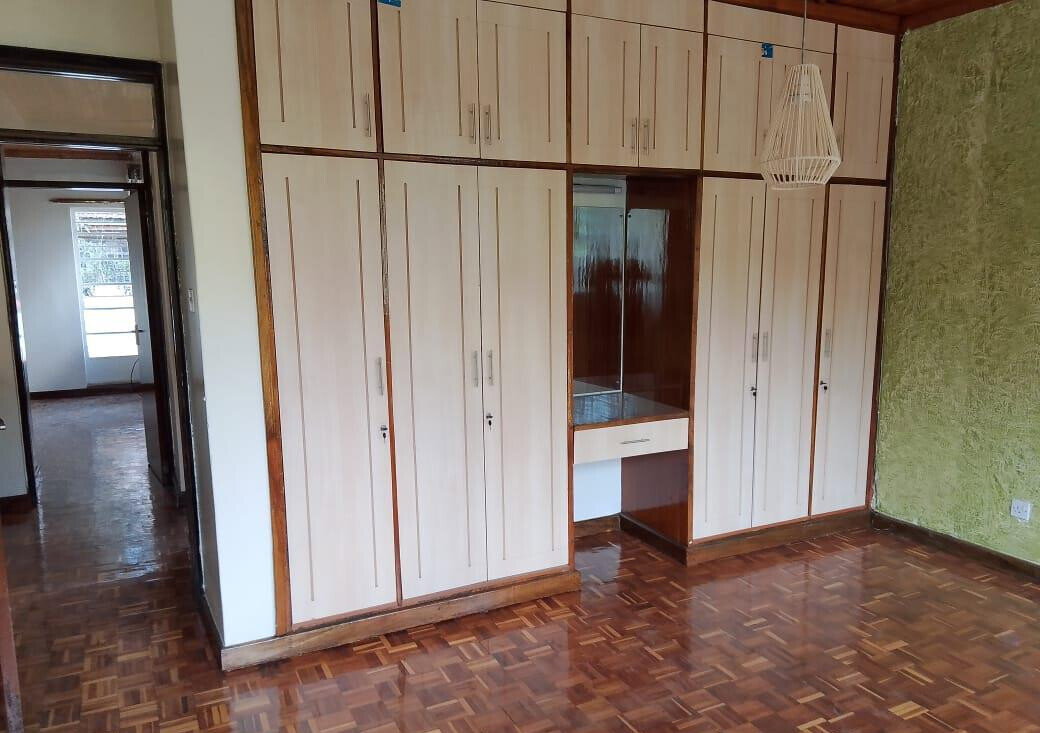 4-Bed Villa with DSQ in a 14-Unit Gated Community - Kilimani