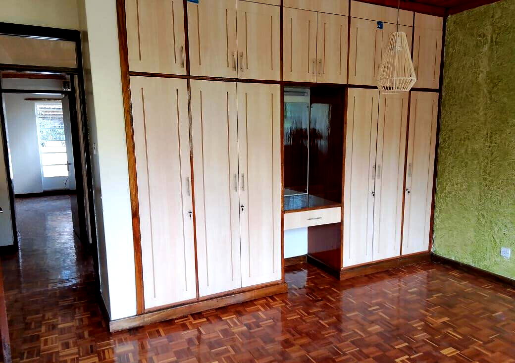 4-Bed Villa with DSQ in a 14-Unit Gated Community - Kilimani