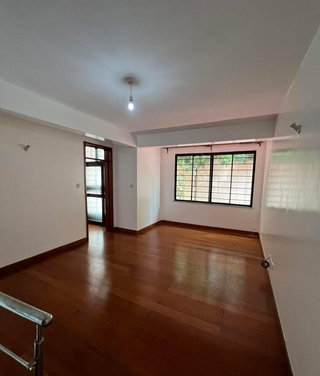 5-Ensuite Townhouse with DSQ & Private Backyard - Lavington