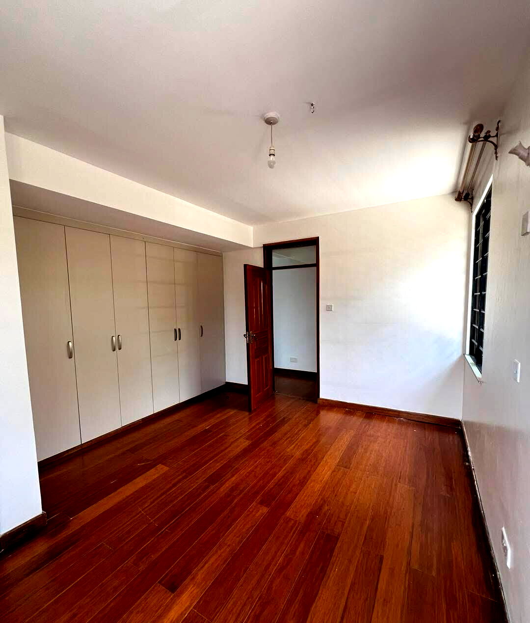 5-Ensuite Townhouse with DSQ & Private Backyard - Lavington