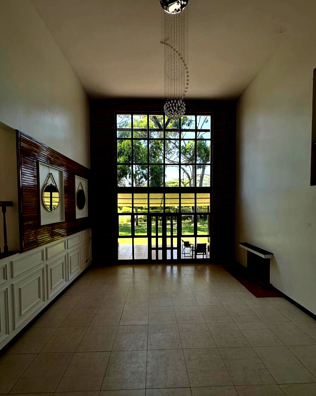 Waterfront 5-Ensuite Villa with Dam Views – Karen