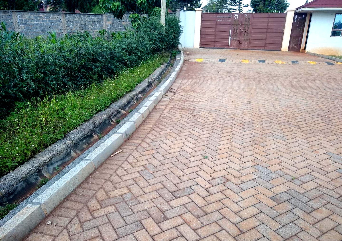 Half Acre Runda Plot at KSh 45M